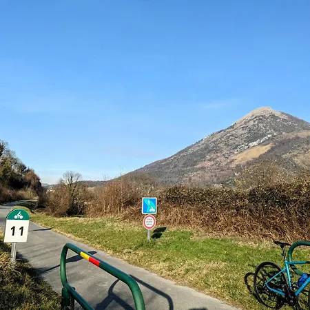 3 Personnes En Vallee D'ossau, Piscine Et Jardin Apartment