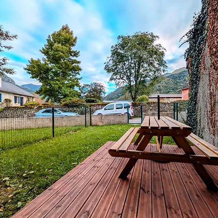 3 Personnes En Vallee D'ossau, Piscine Et Jardin *